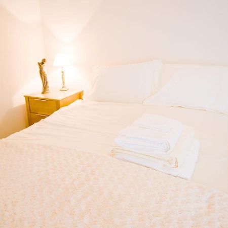 וויק Riverside Apartments מראה חיצוני תמונה