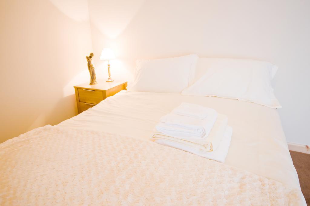 וויק Riverside Apartments מראה חיצוני תמונה